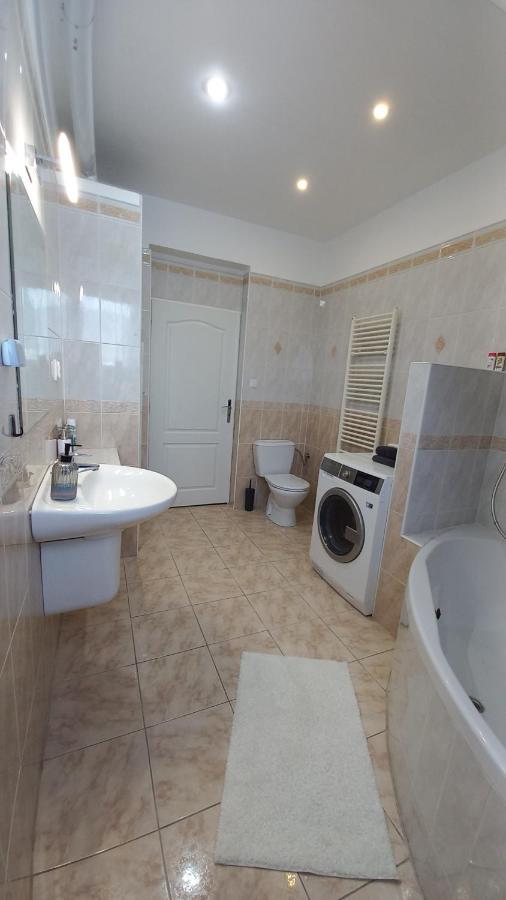Villa Haskova With 3 Bedrooms Μπάνσκα Μπίστριτσα Εξωτερικό φωτογραφία